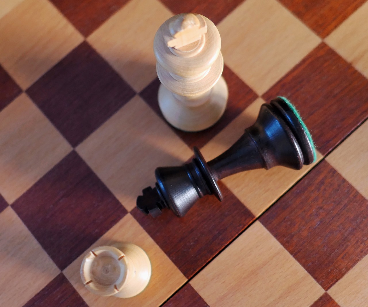 新星闪耀，最新棋手在棋盘上的辉煌表现