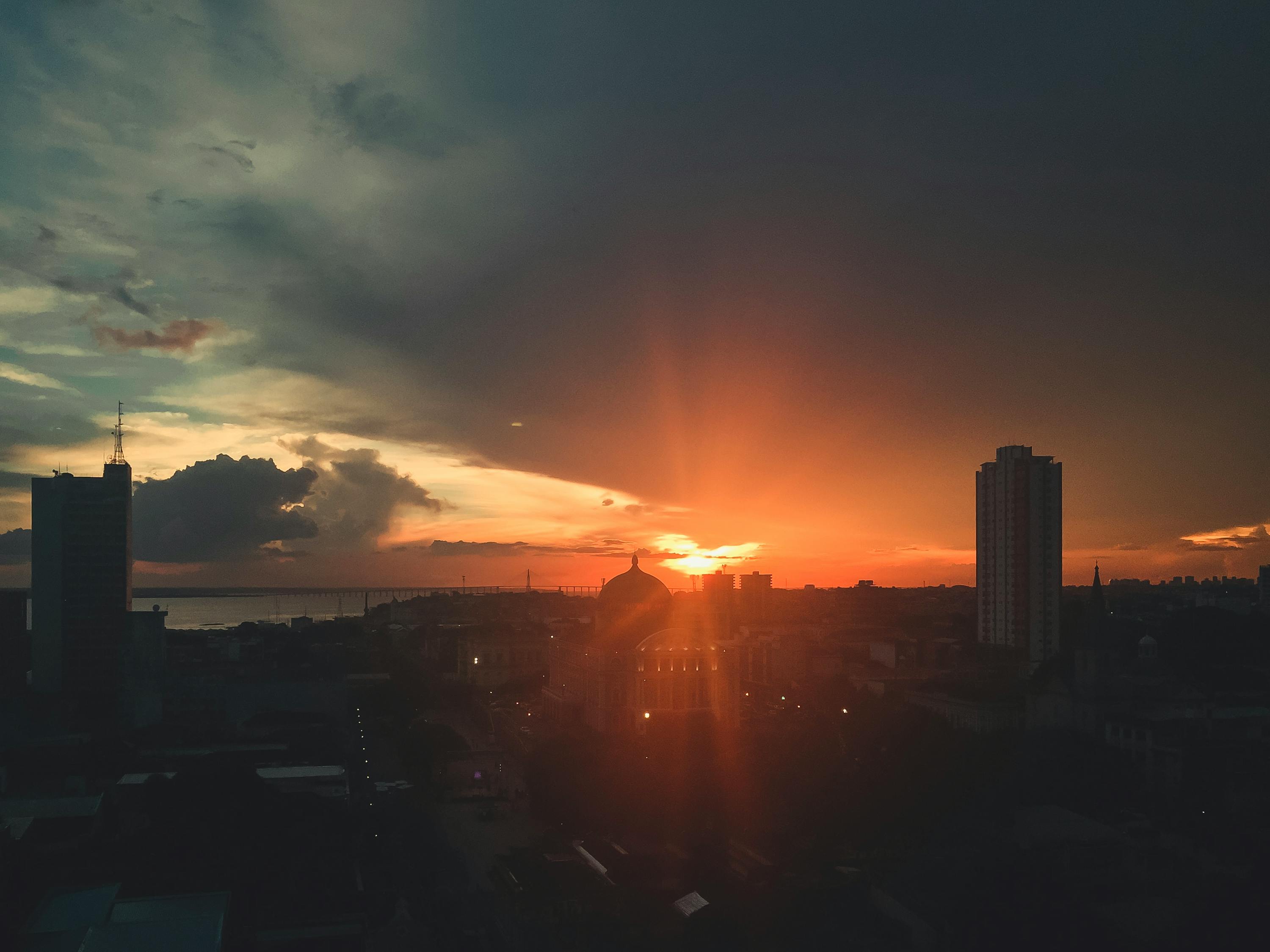 最新都市情感剧，现代都市情感纠葛的深度探索